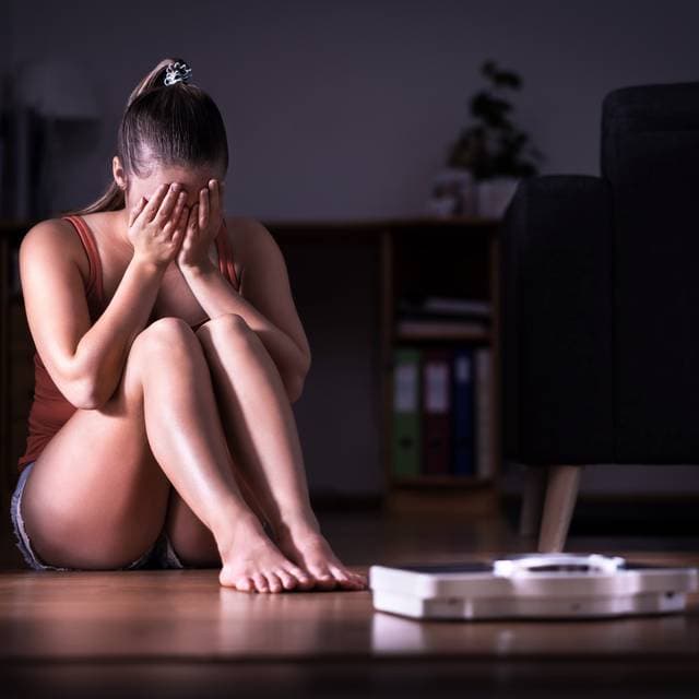 Bulimia : Ce este, simptome, ce efecte are și cum se tratează